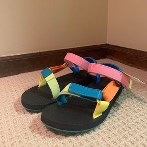 NWT Teva Original Universal 90s Multi, US Women 6